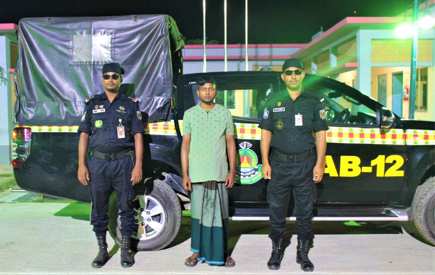 সিরাজগঞ্জের কাজিপুরে ইয়াবাসহ মাদক বিক্রেতা গ্রেফতার